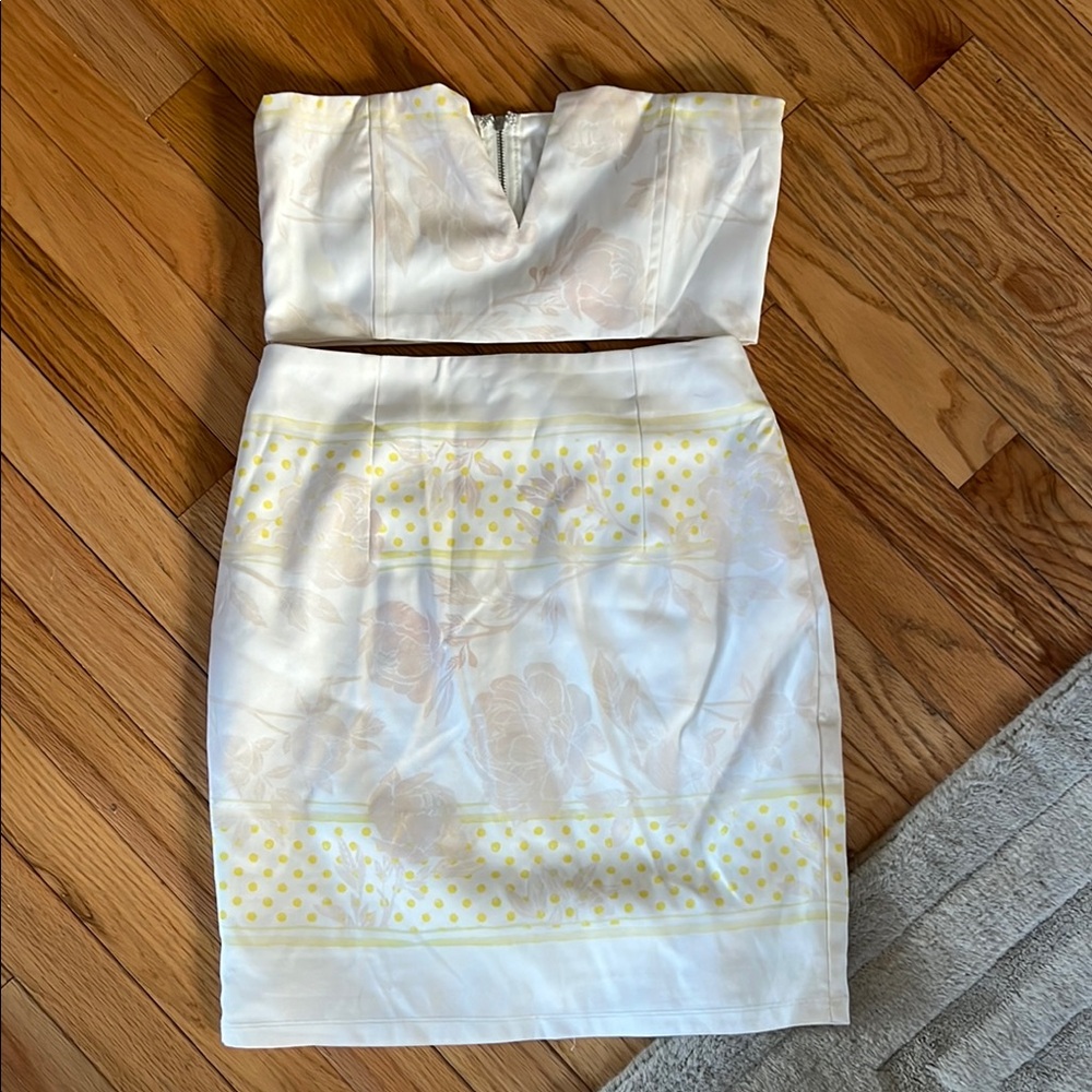 Elegant White‎ and Yellow Strapless skirt set